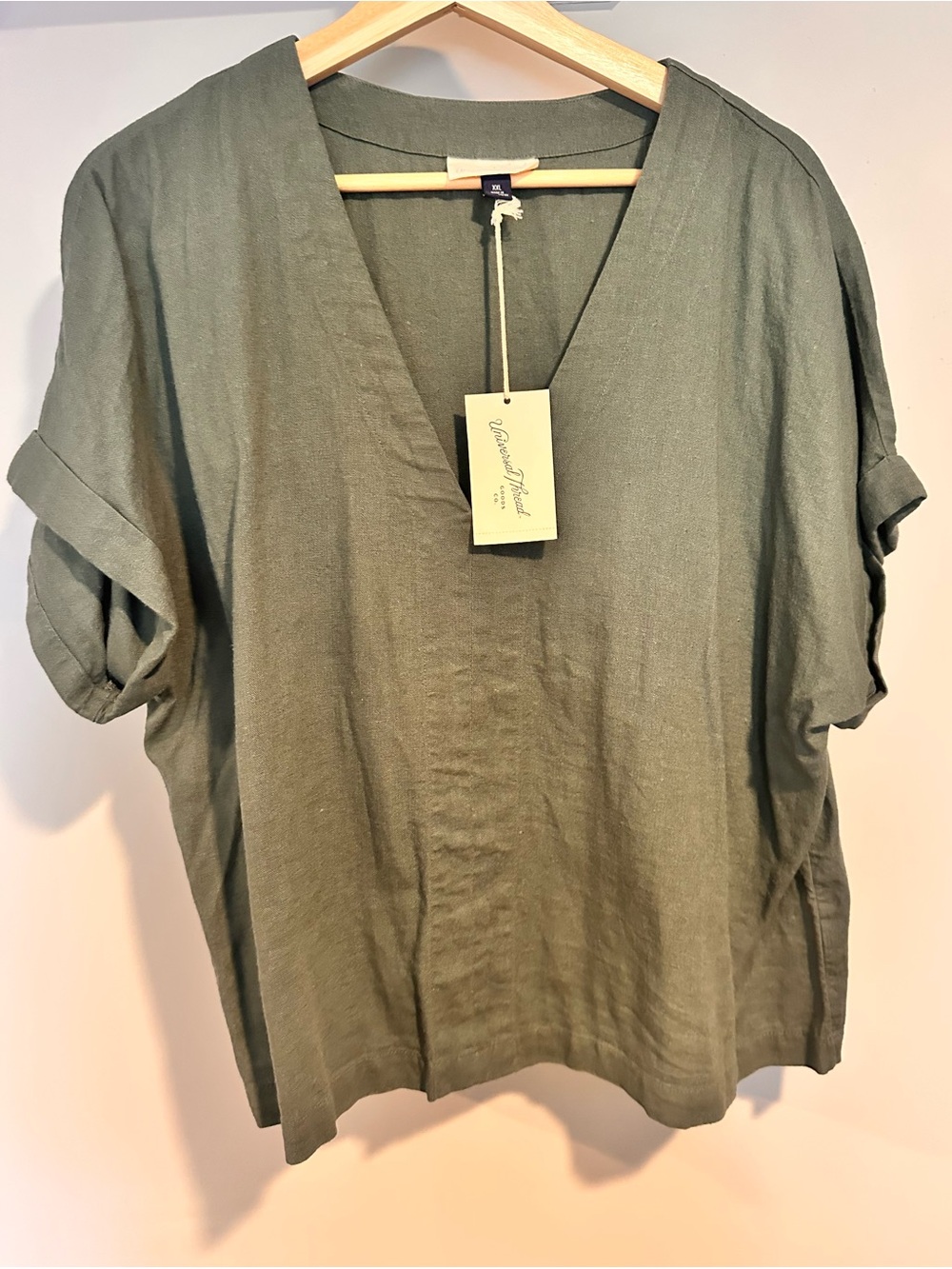 Universal Thread Olive Green Relaxed V-Neck Tunic Top